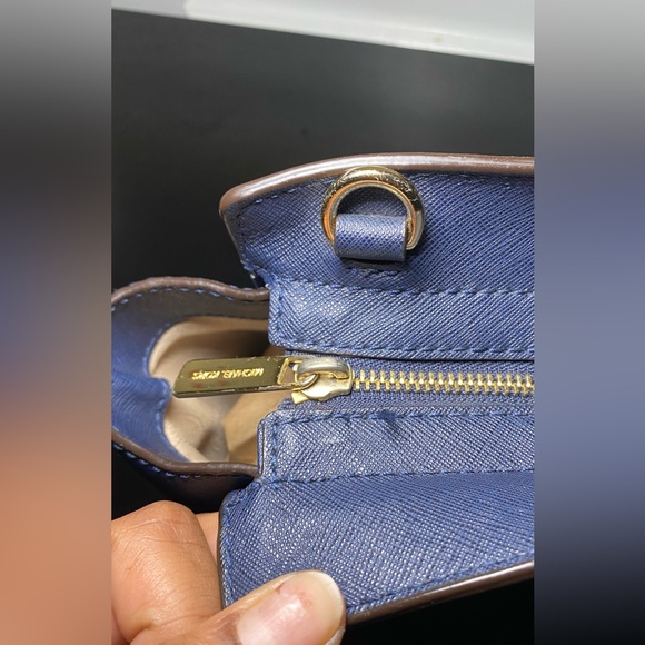 Michael Kors Selma Handbag with Michael Kors Wallet and Duster Bag - Picture 8 of 17